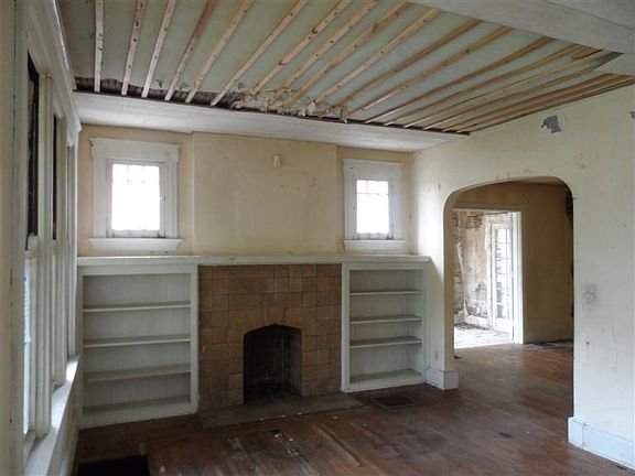 2nd image of 3968 Lowry Ave