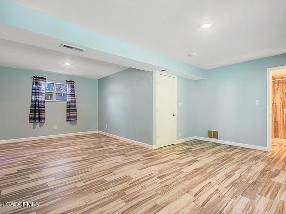 5th image of 5124 Shady Ln