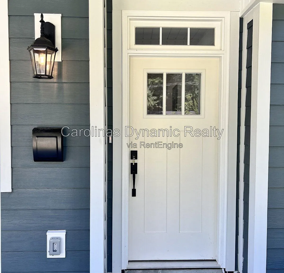 3 bed, 2.5 bath, 1568 sqft, $1,970 — Photo 2