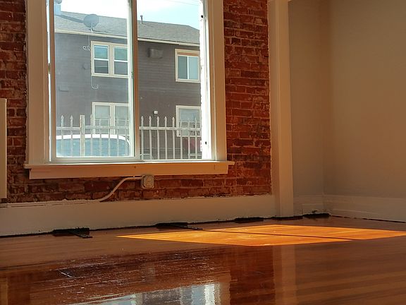 2nd image of 1827 W Sunset Blvd APT 105