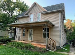 808 13th St, Springfield, SD 57062