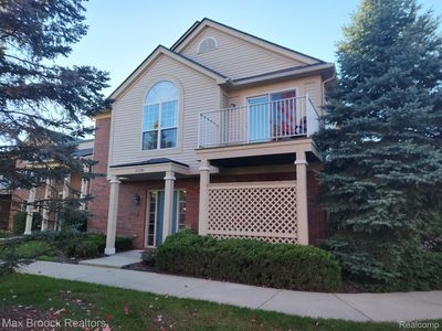 27200 Chesapeake Cir, Walled Lake, MI, 48390