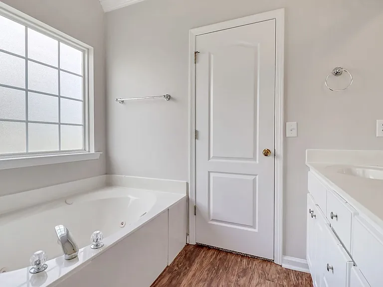 127 Williams Ave — Photo 25