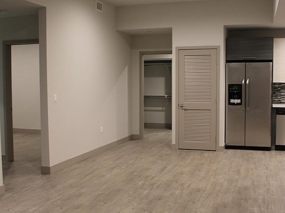 3rd image of 3714 Kelton Ave #402