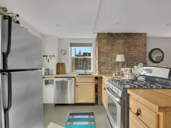 361 Van Brunt Street image 19 of 23