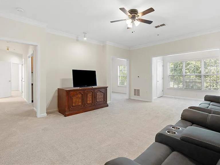 3300 Dogwood Dr #311 — Photo 1