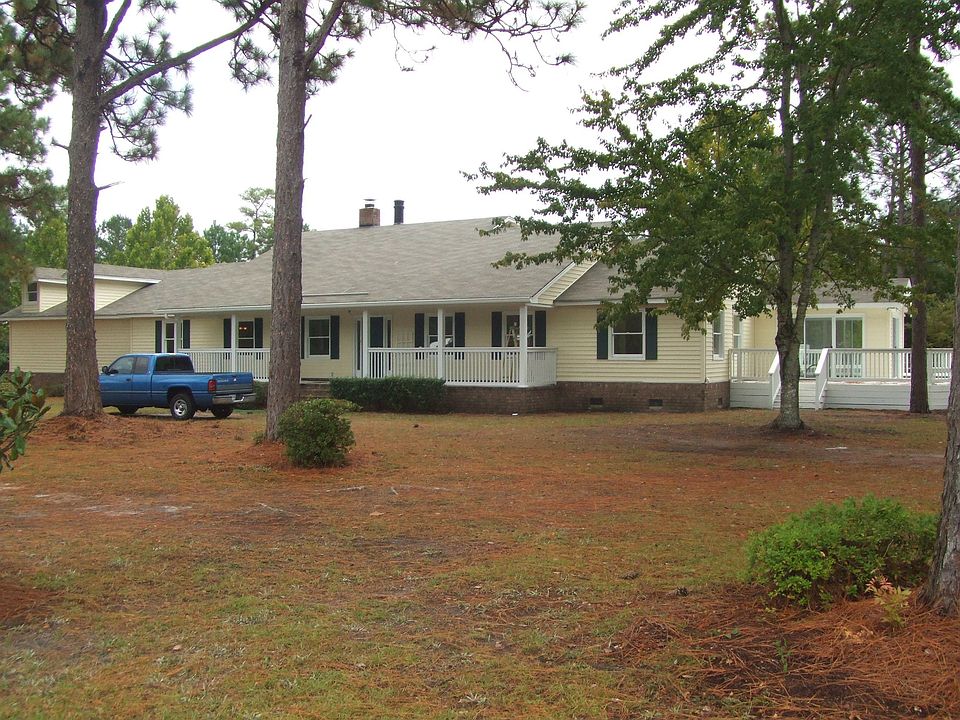 Huge front porch!