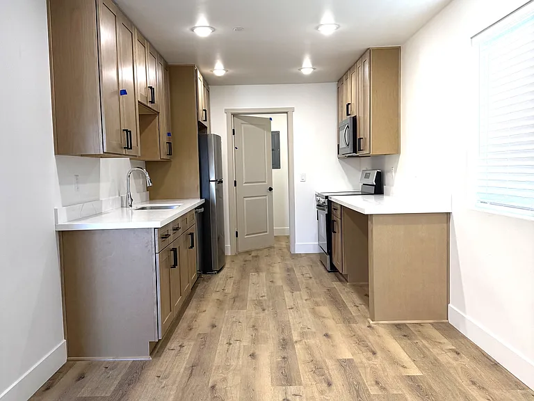 201 W Center St #13 — Photo 4