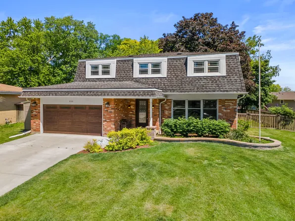 533 N Beck Rd, Lindenhurst, IL 60046