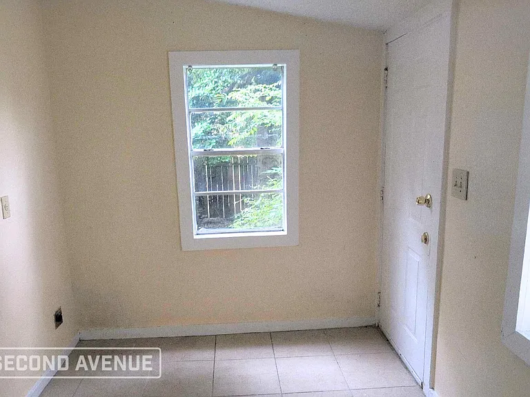 2551 Arlington Ave — Photo 5
