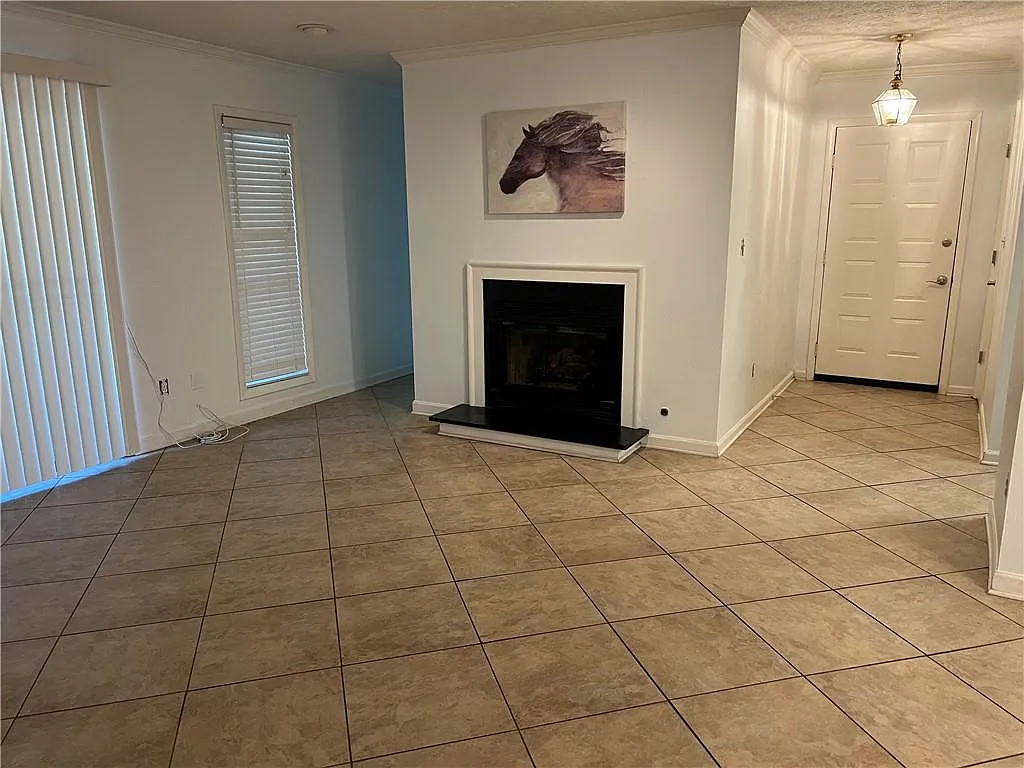 1 bed, 1.0 bath, 982 sqft, $1,595 — Photo 4