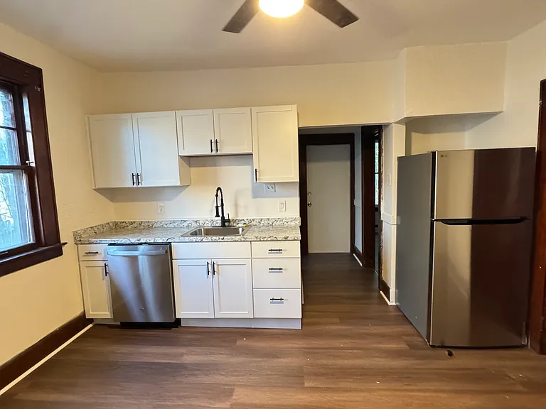 307 Apple St #1 — Photo 6