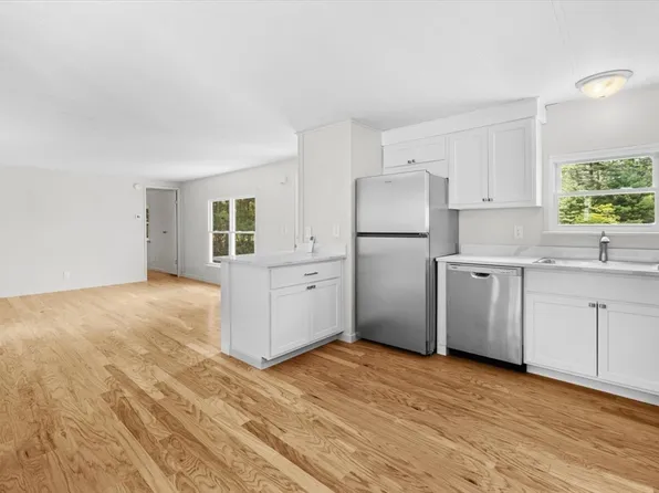 18 Foxtail Dr, Kingston, MA 02364