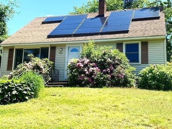 48 Clubhouse Dr, Leominster, MA 01453
