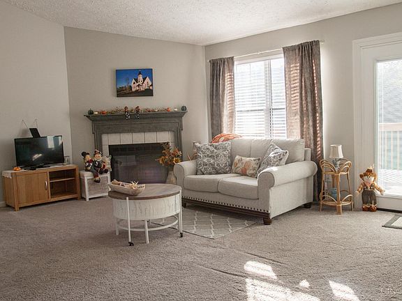 4th image of 2959 Creekside Dr