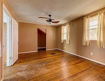 2 bed, 1.0 bath, 1487 sqft, $1,350 — Photo 2