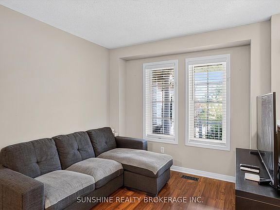 5th image of 254 Tobin Ct