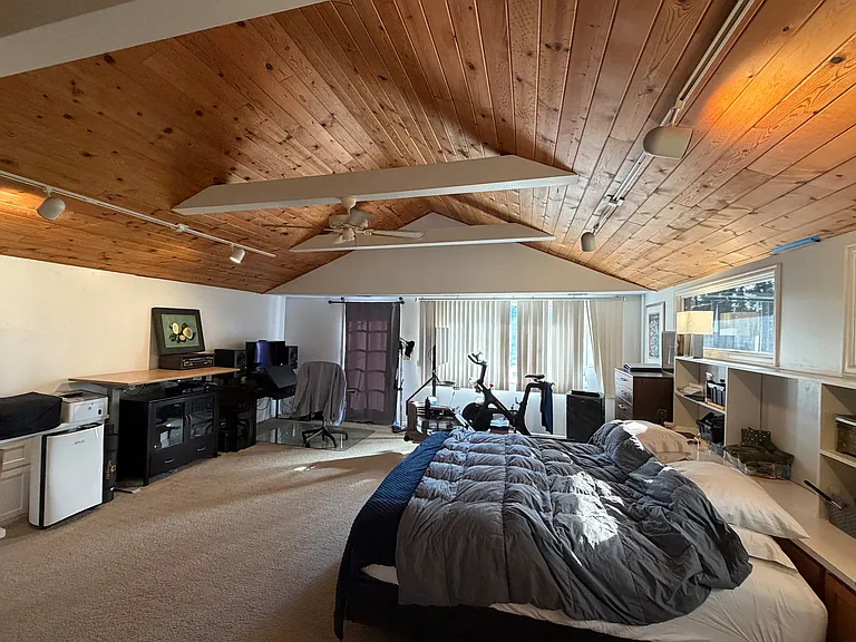 Spacious Family Room