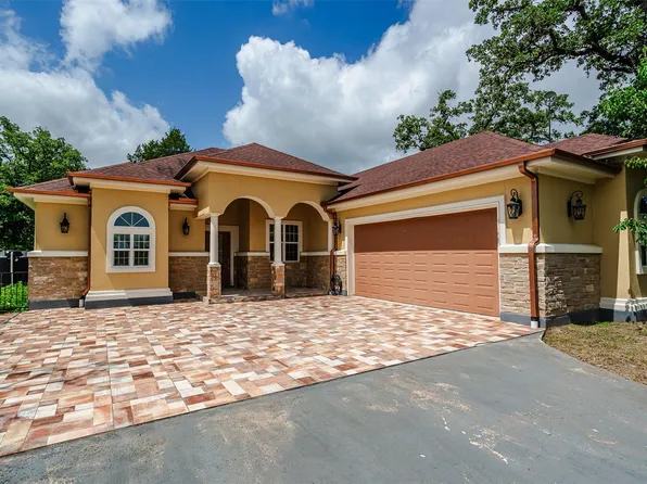 295 Pine Valley Loop, Smithville, TX 78957