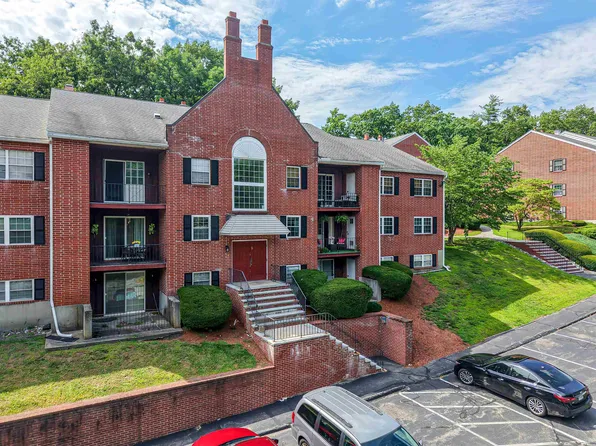 5 Louisburg Square #11, Nashua, NH 03060