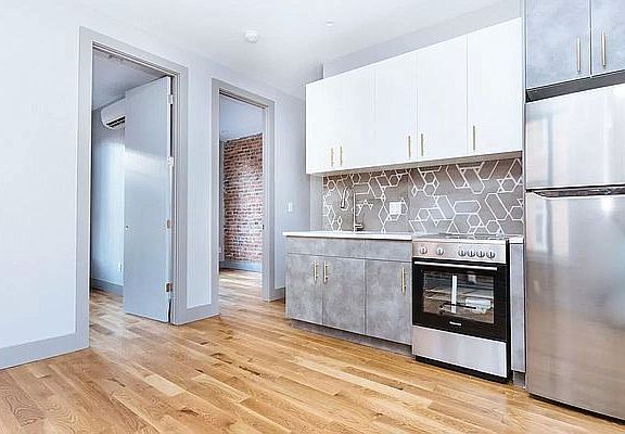 2nd image of 461 Saratoga Ave #2AC
