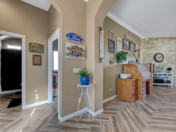 5th image of 1401 Curtis Ct