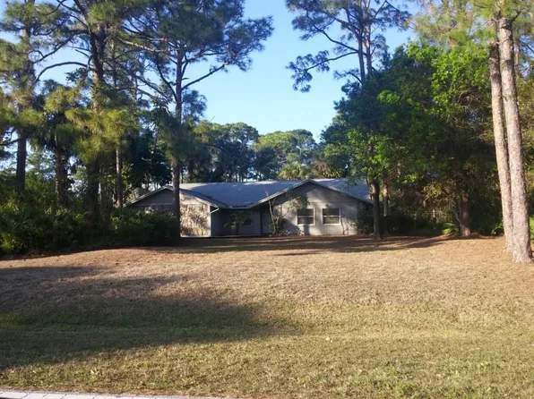 8390 Hidden Pines Rd, Fort Pierce, FL 34945