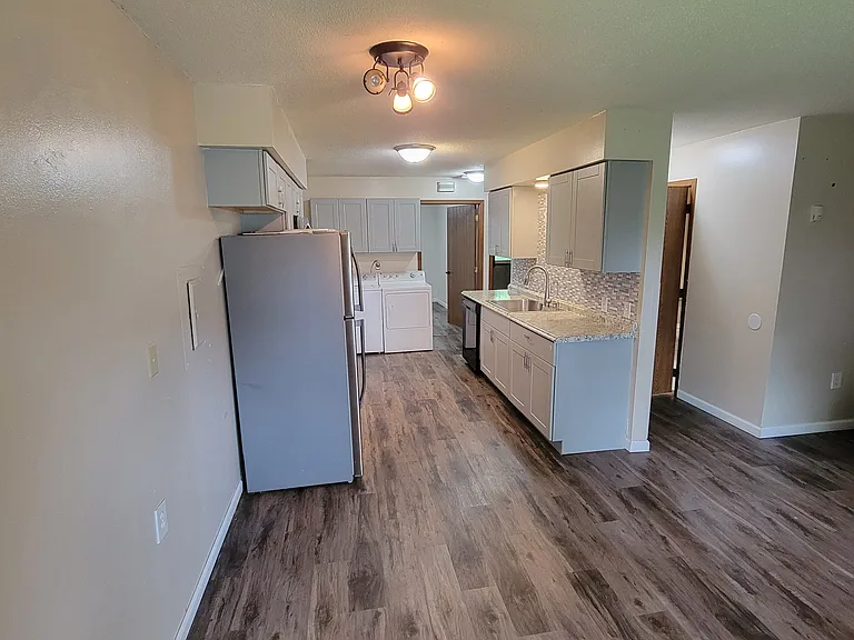 708 Marshall Ave — Photo 14
