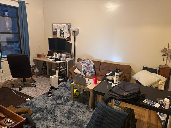 3rd image of 715 W 170th St #17