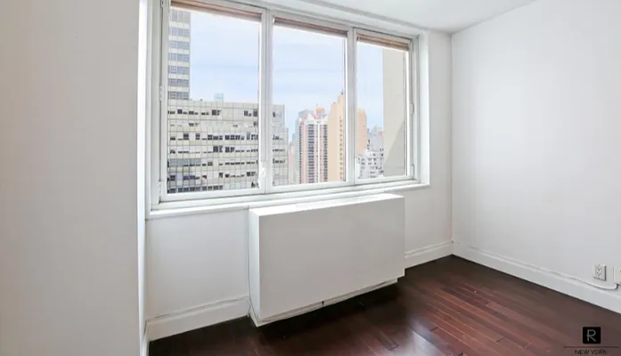 Rented by R New York | media 16