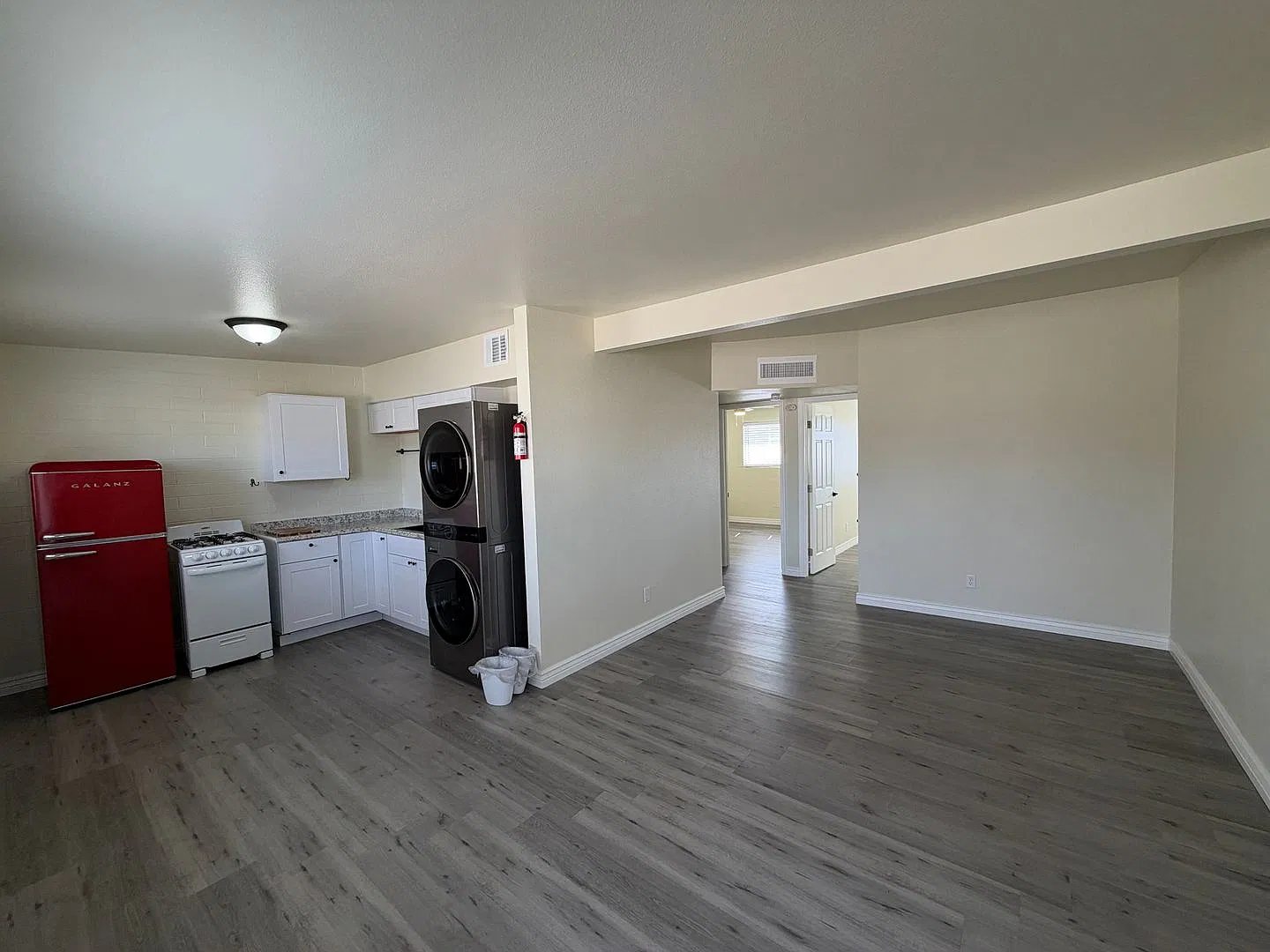 524 Stowell — Photo 2