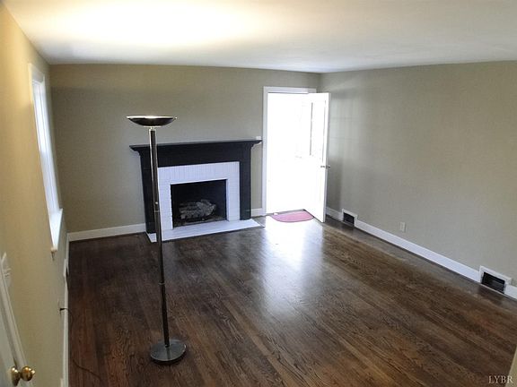4th image of 514 Belvedere St