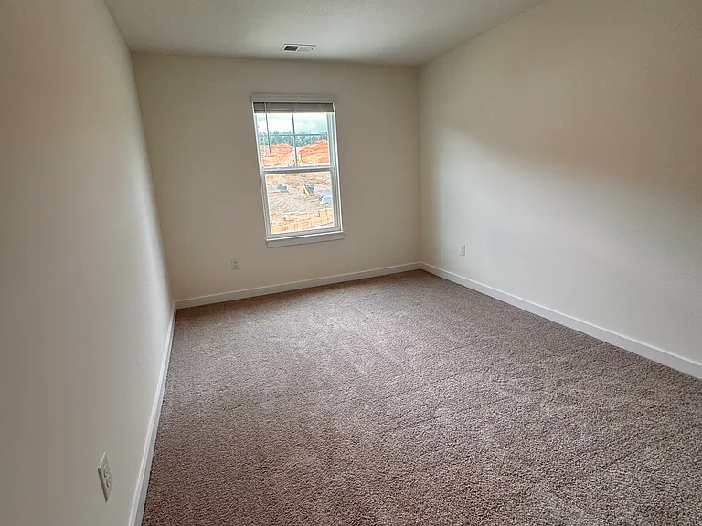 574 White Oak Ln — Photo 15