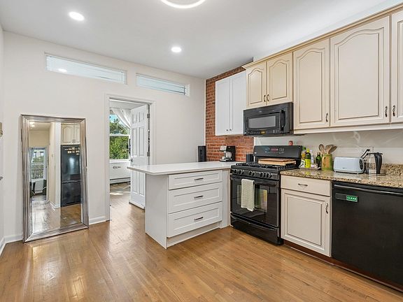3rd image of 77 Garden St APT 4