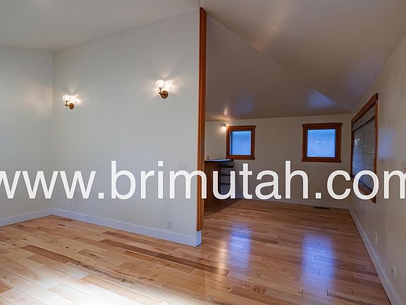 4th image of 1621 S Denver St
