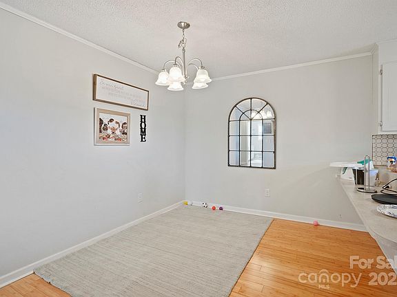 5th image of 5071 Ike Cir
