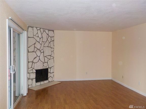 3rd image of 11629 100th Ave NE #B-3