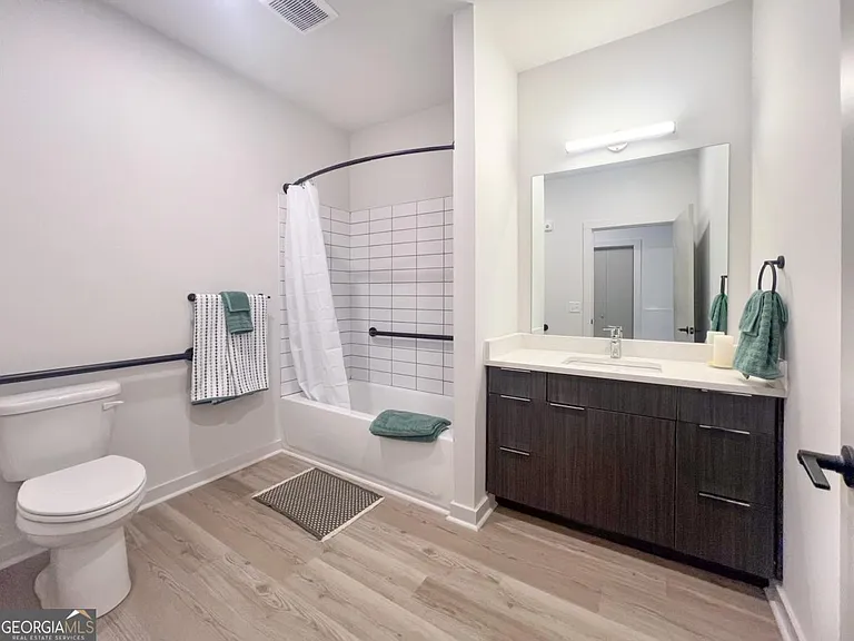 240 Martha Dr — Photo 13