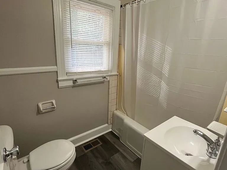 3515 N Roxboro St — Photo 20