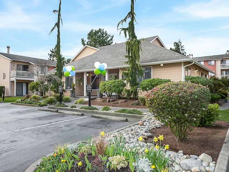 Crystal Springs Apartments — Photo 11