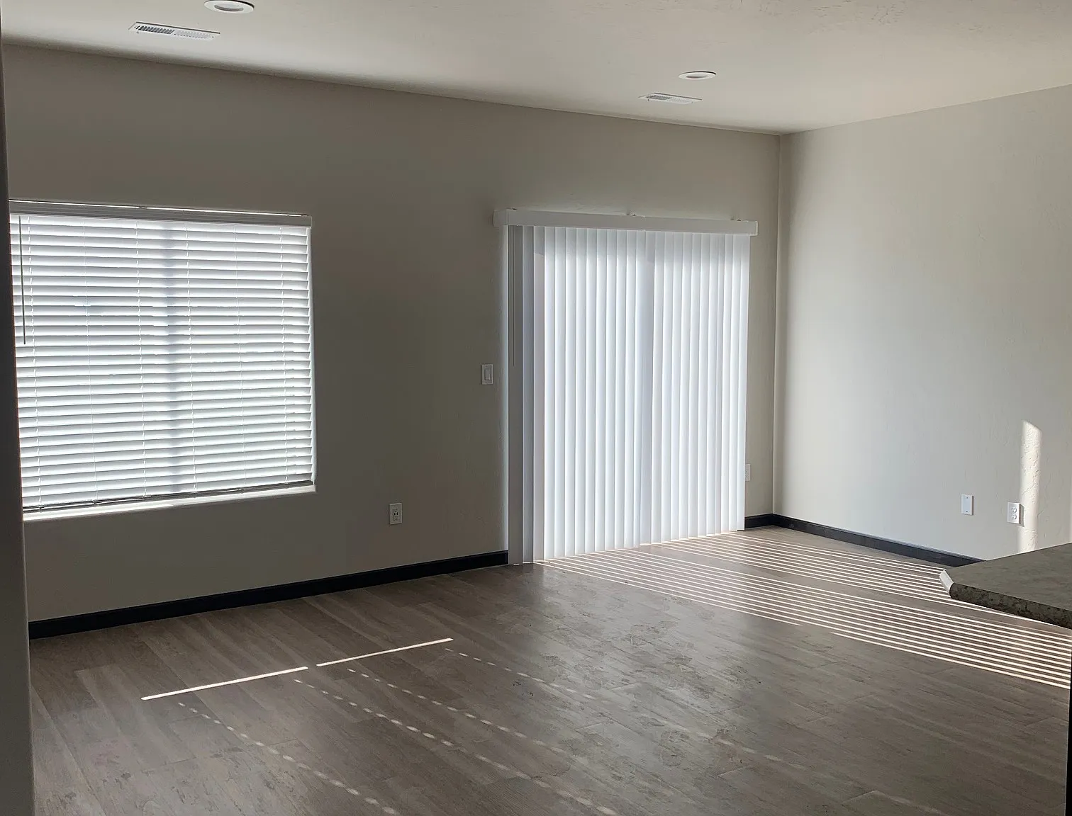 2 bed, 1048 sqft, $1,850 — Photo 4