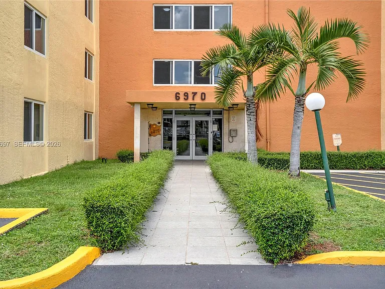 6970 NW 186th St #3-409A — Photo 2