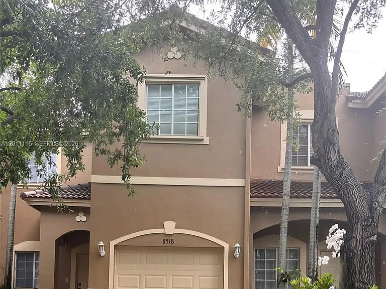 8518 SW 214th Way #8518 — Photo 1