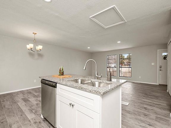 4th image of 11 Bristol Pl