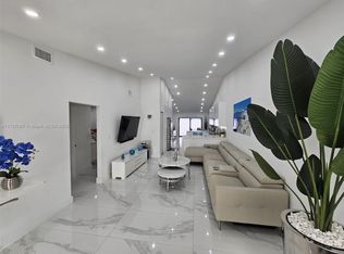 2733 W 55th Pl, Hialeah, FL 33016