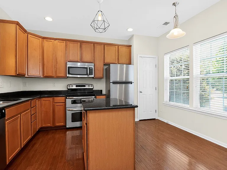 7749 Jackson Pond Dr — Photo 5