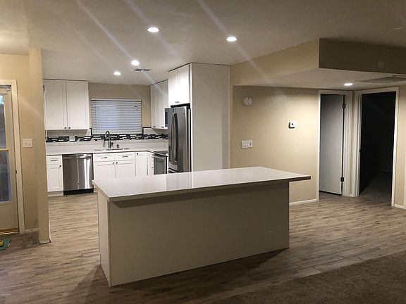 2nd image of 10013 W Lakeview Cir N