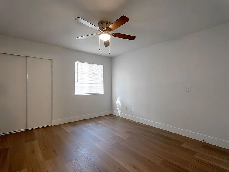5158 S Jones Blvd #203 — Photo 10
