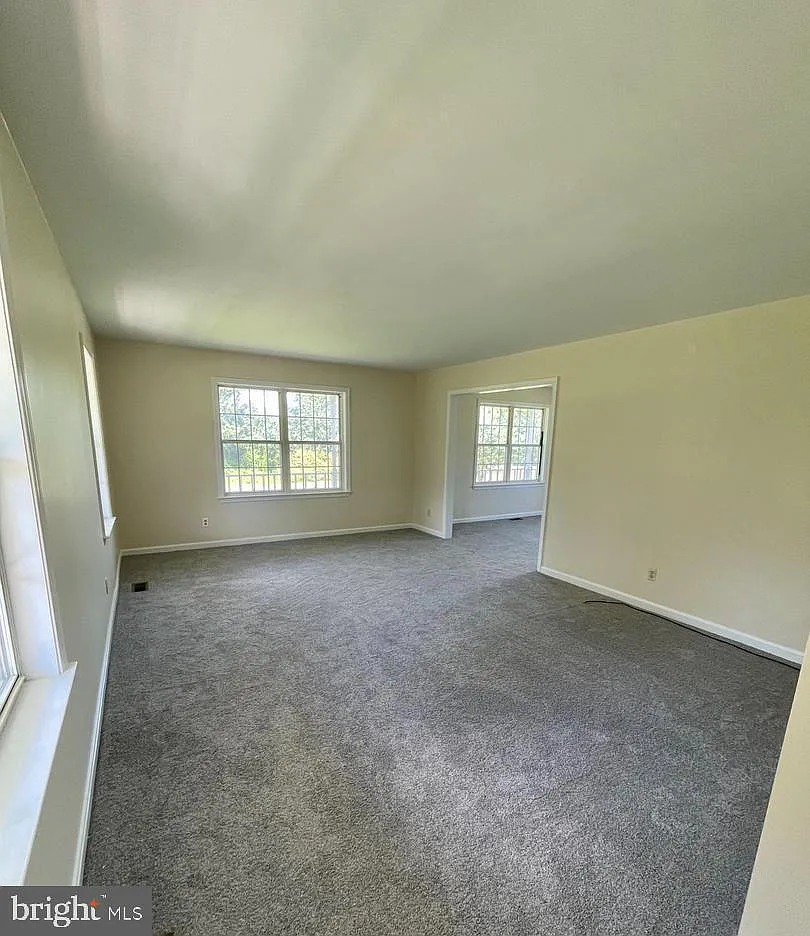 4 bed, 3.5 bath, 2452 sqft, $2,750 — Photo 4