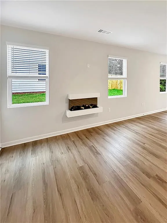 4 bed, 2.5 bath, 1877 sqft, $2,800 — Photo 3